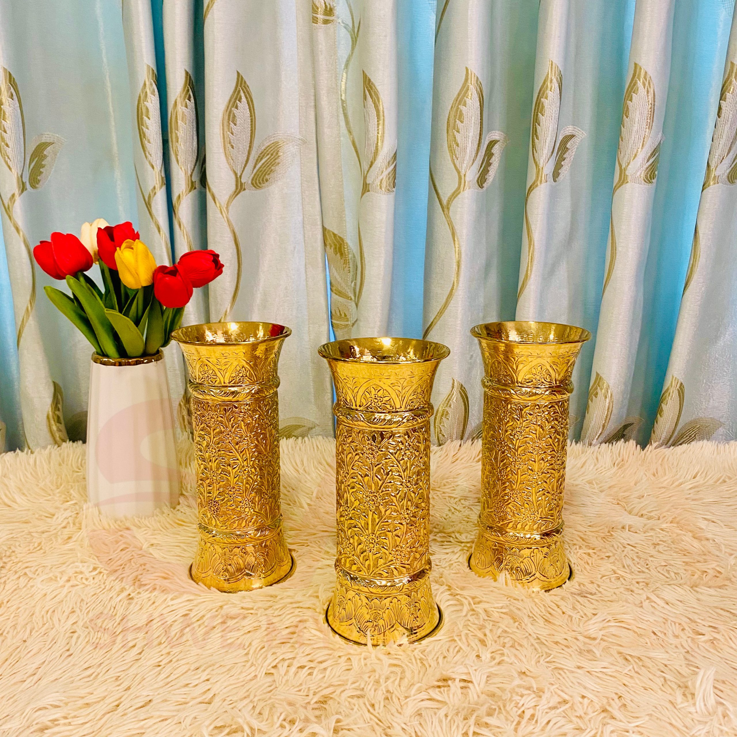 ကြေးကော့ပန်းအိုး (၁၀”)